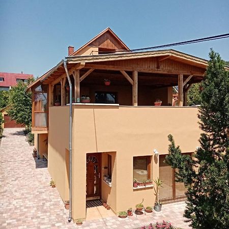 Jazmin-Szieszta Apartmanhaz Balatonfuered Bagian luar foto