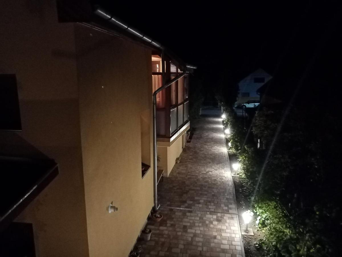 Jazmin-Szieszta Apartmanhaz Balatonfuered Bagian luar foto