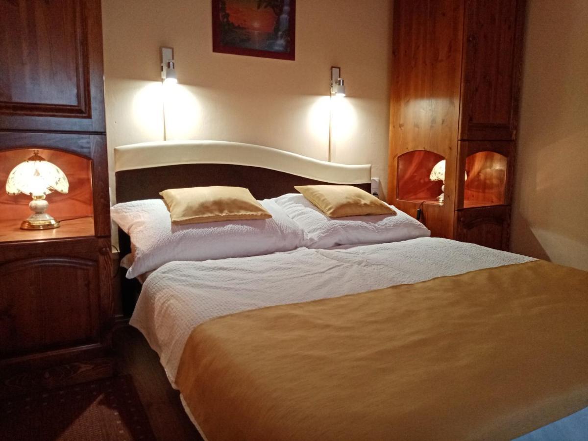 Jazmin-Szieszta Apartmanhaz Balatonfuered Bagian luar foto