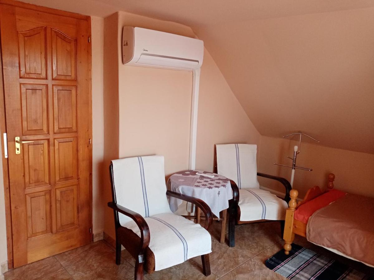 Jazmin-Szieszta Apartmanhaz Balatonfuered Bagian luar foto